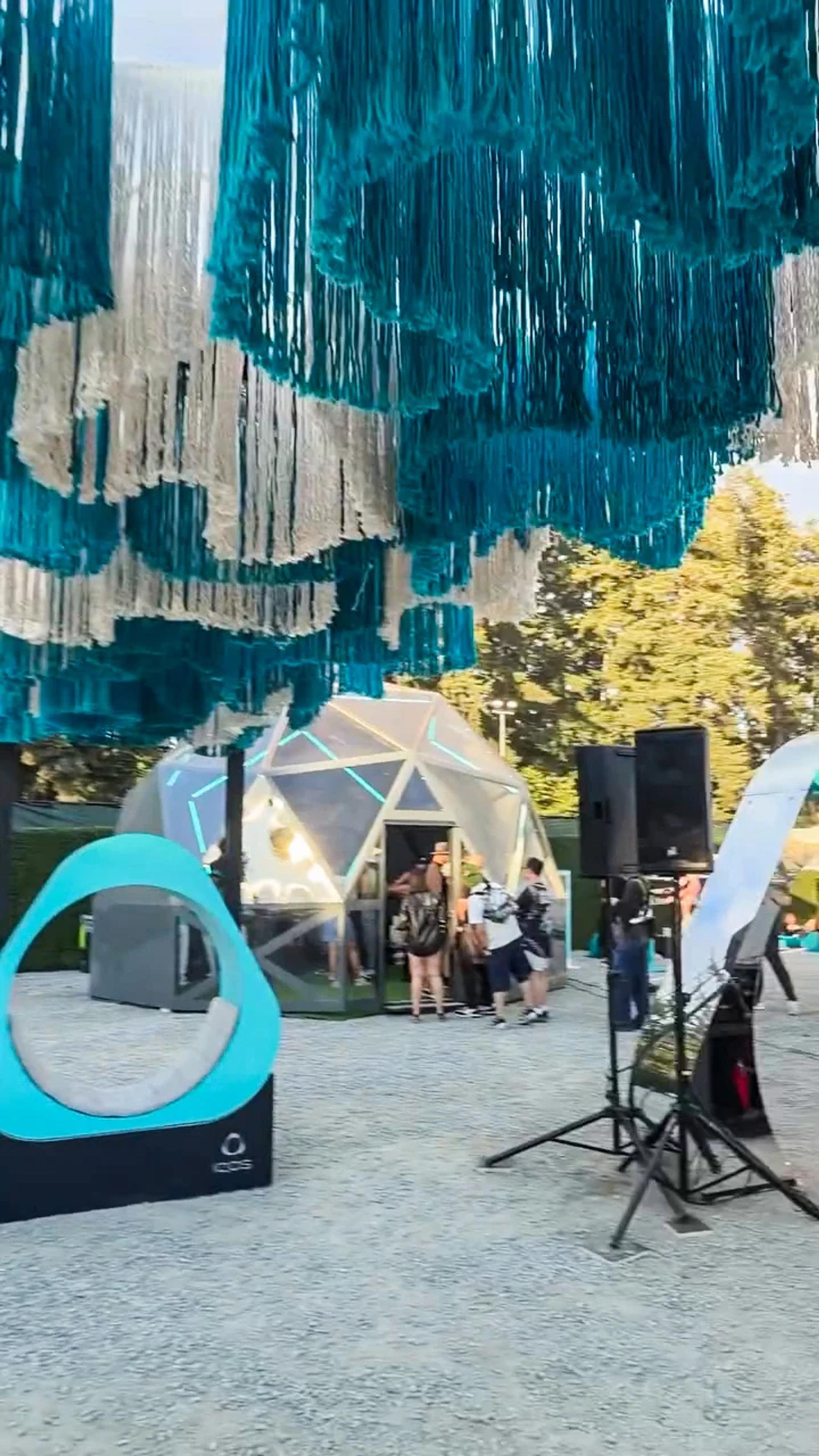 Woven layers above the IQOS activation setting