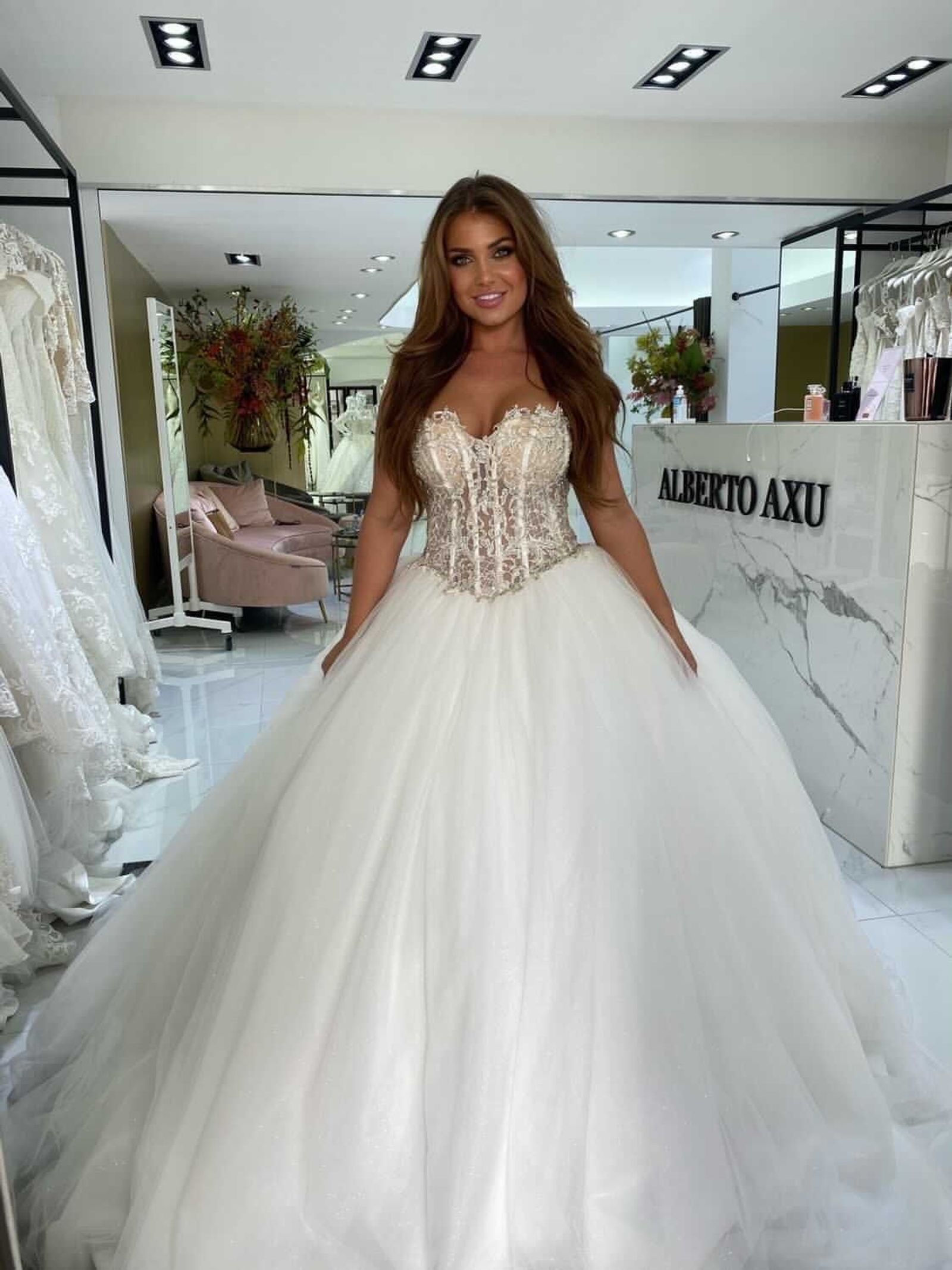 Alberto Axu trouwjurk Jennifer van Kenza Fashion Boutique