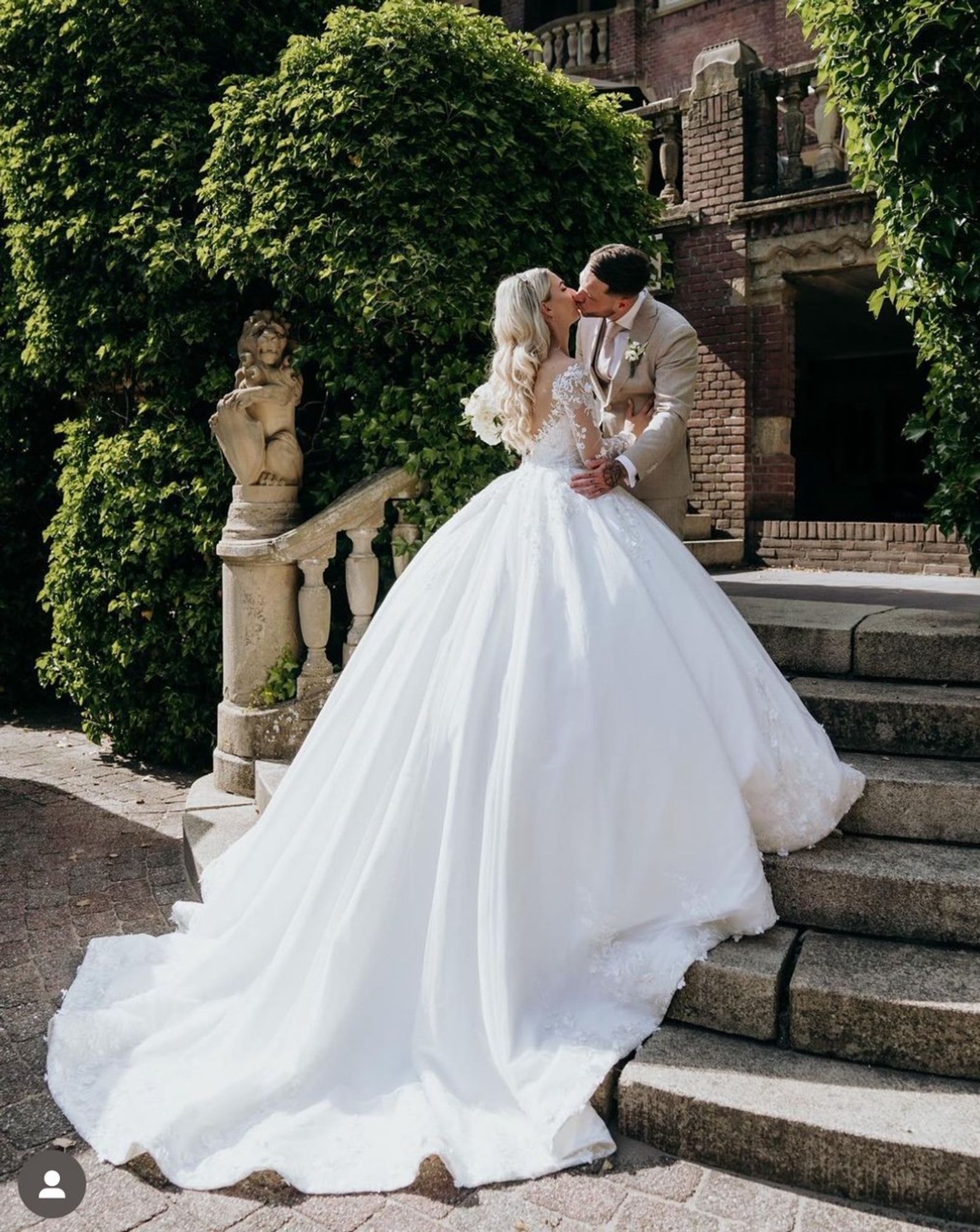 Kasteel De Hooge Vuursche bruid en bruidegom alberto axu couture
