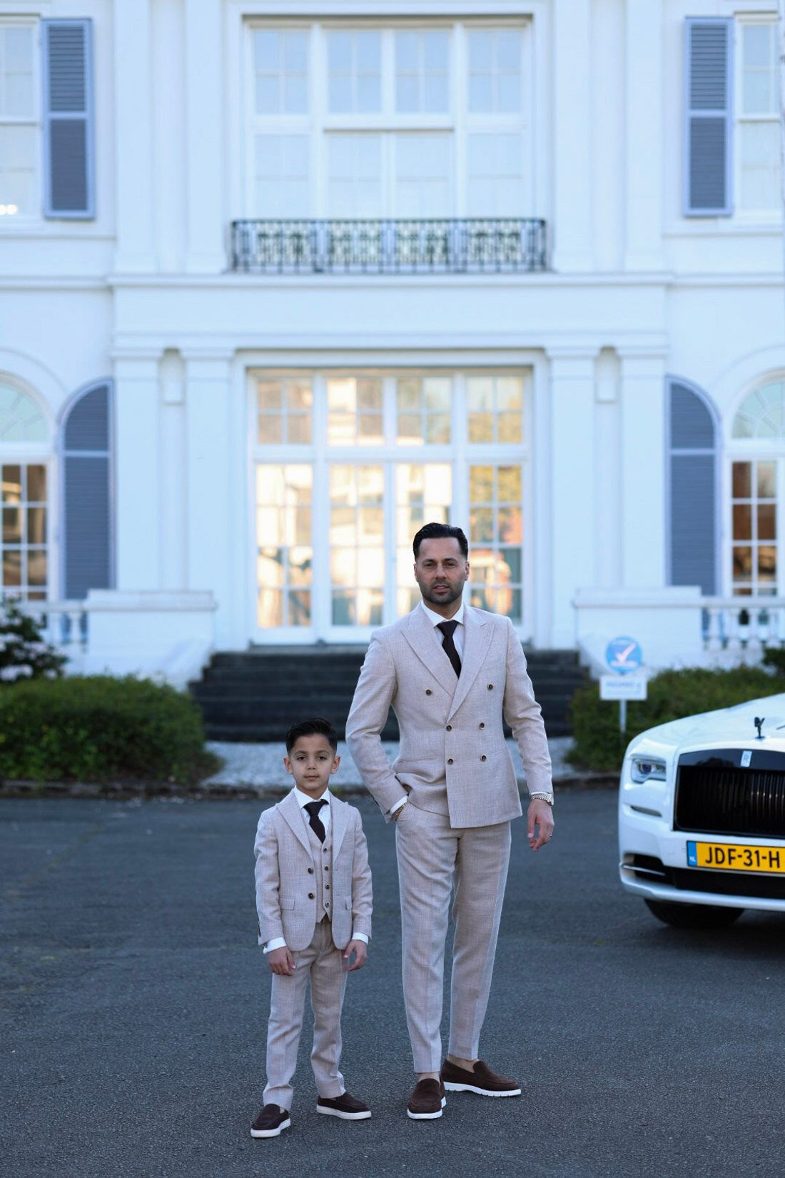 Beige kinderpak zegna vader en zoon 2026