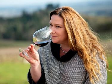 Master of Wine, Bree Stock