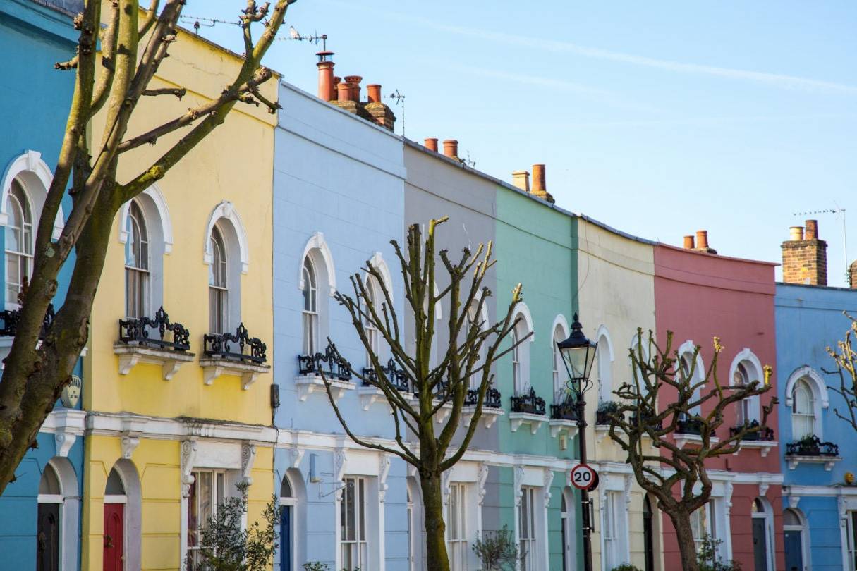 Colored houses at Kelly street