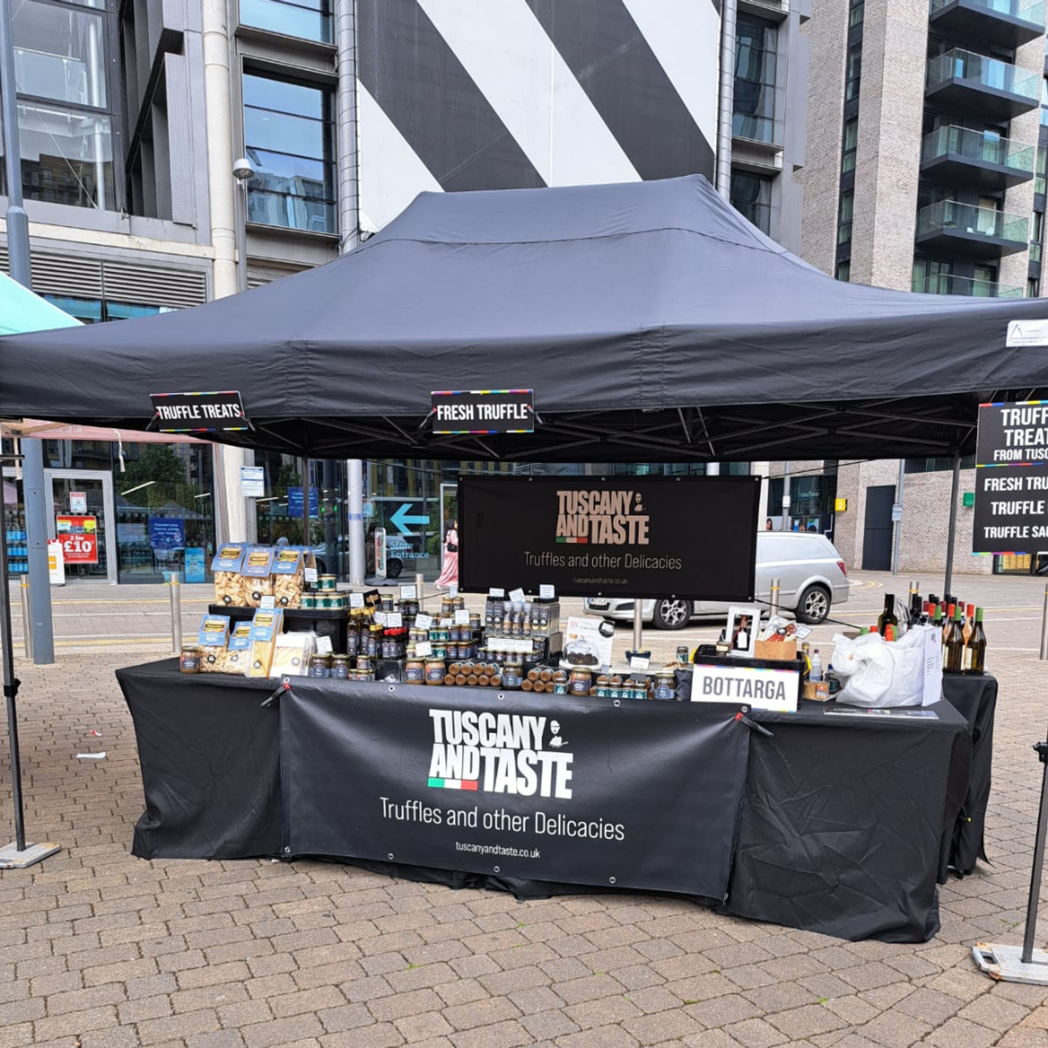 hold business customer stall outside storage facility