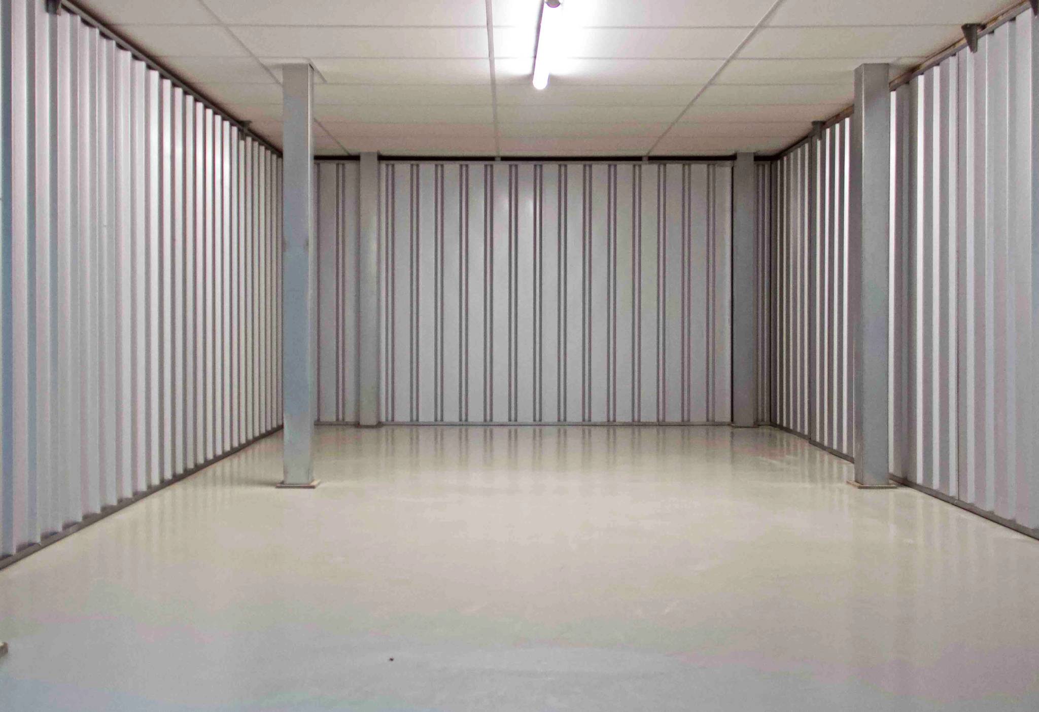 hold large storage unit for small businesses who need to scale