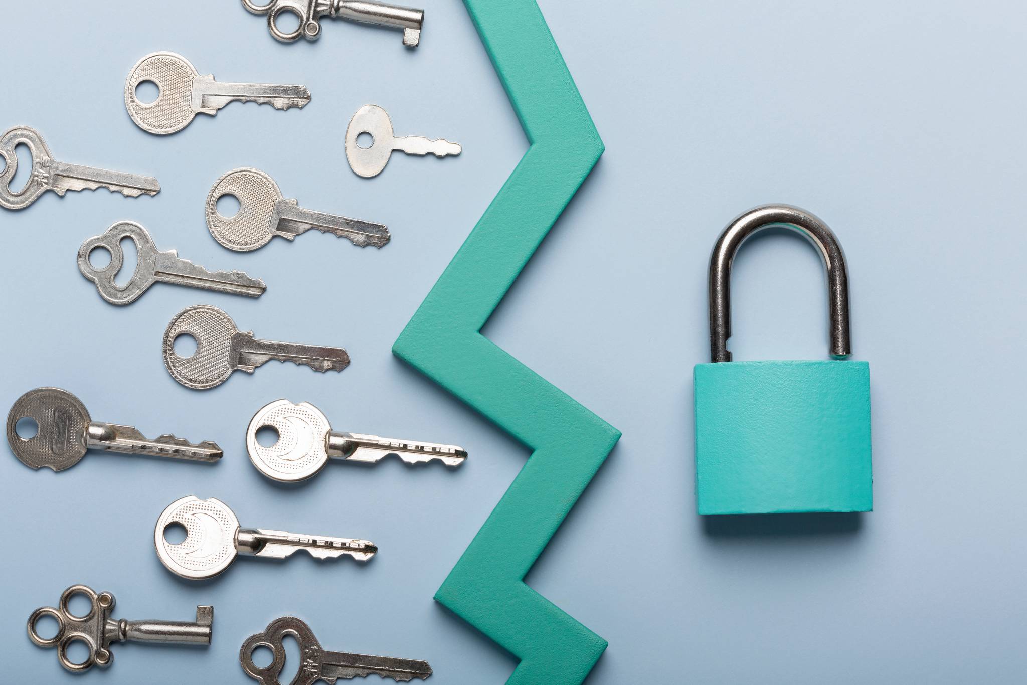 Protection concept with lock