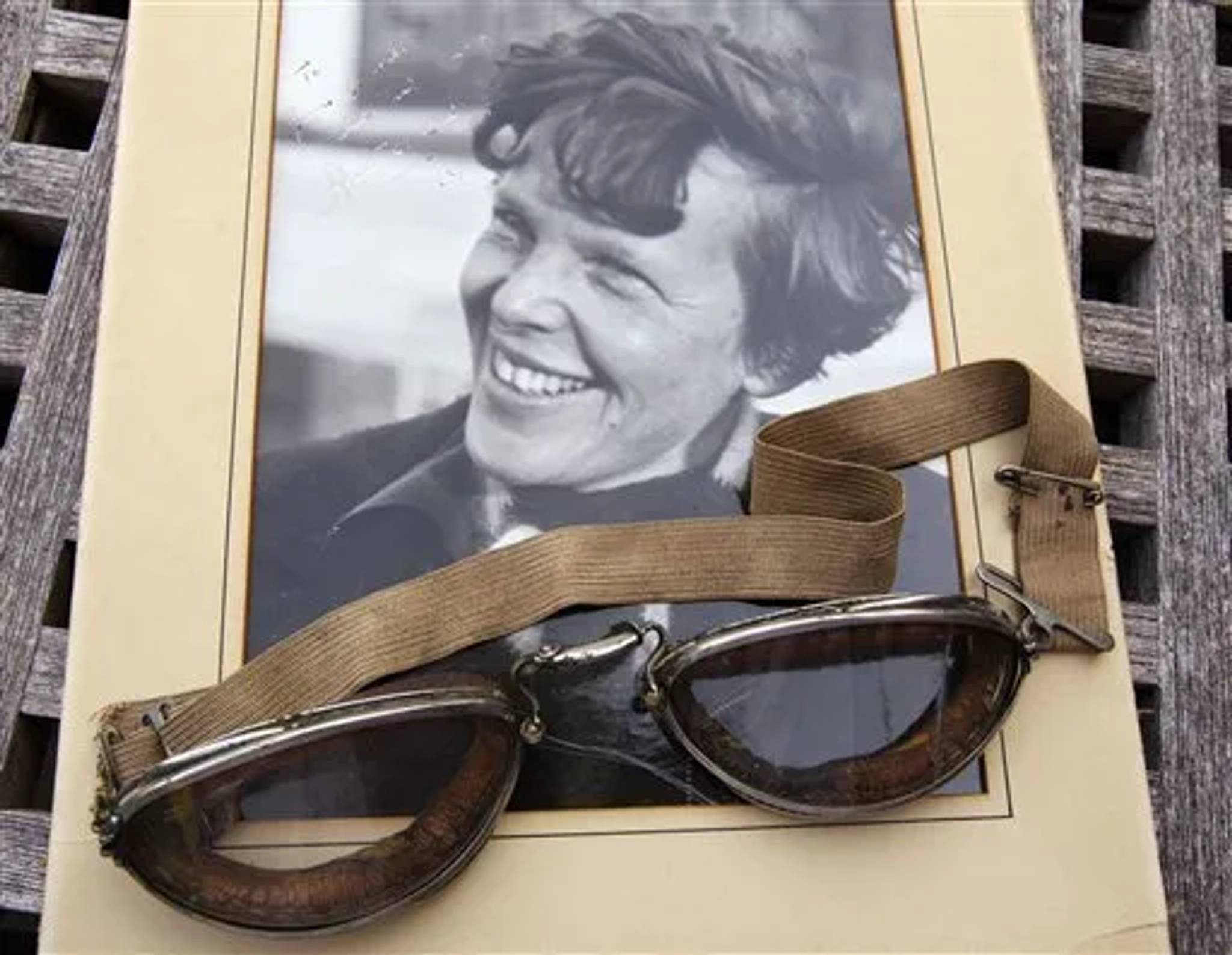 Amelia Earhart goggles, photos