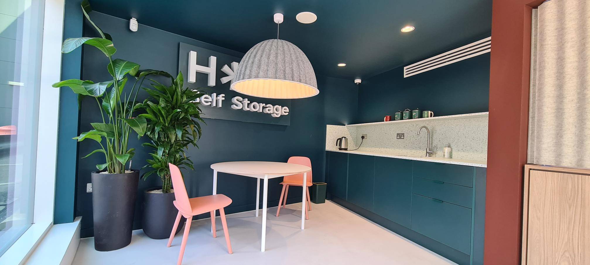 hold self storage kitchen and dining area