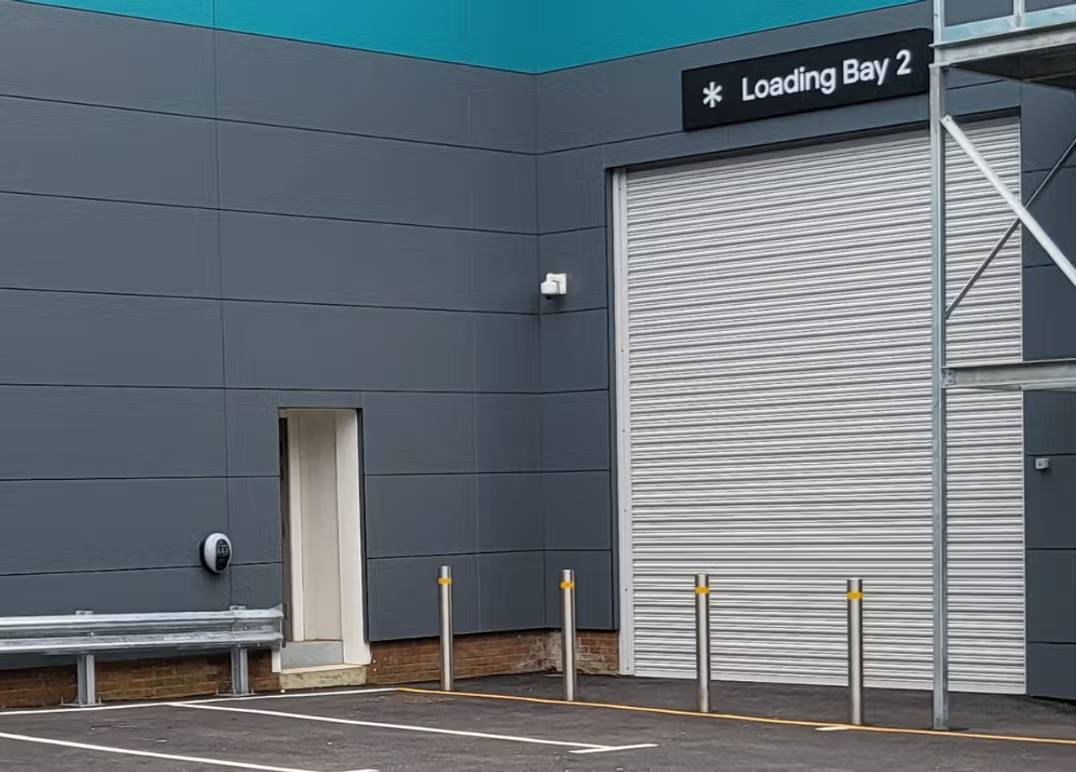 Loading bay HOLD