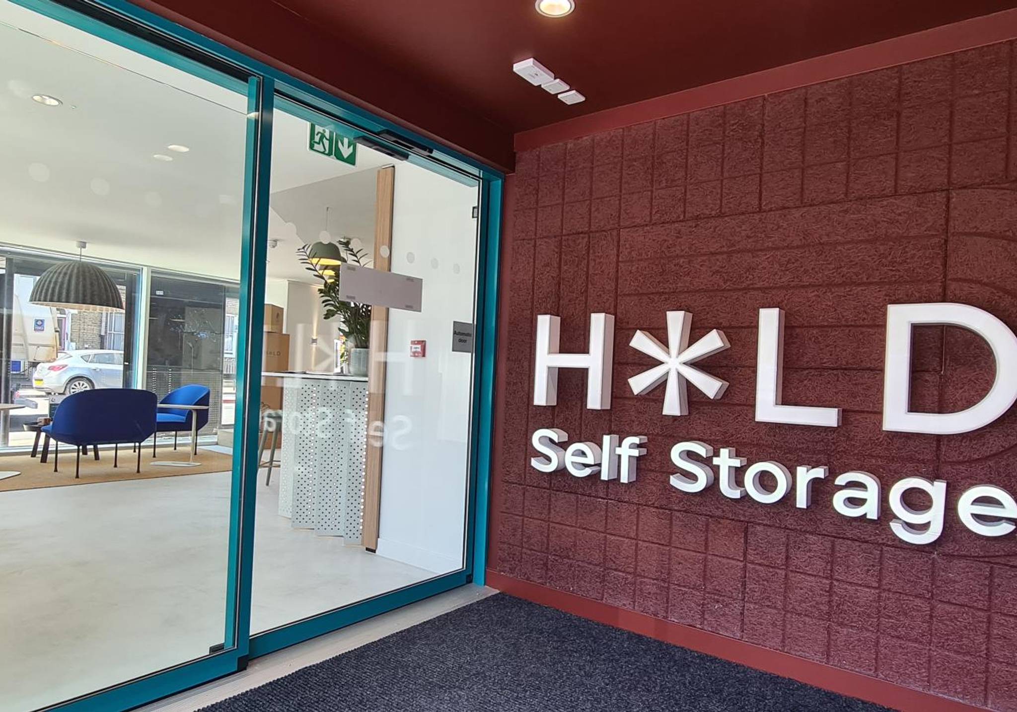 HOLD Self Storage london facility in London