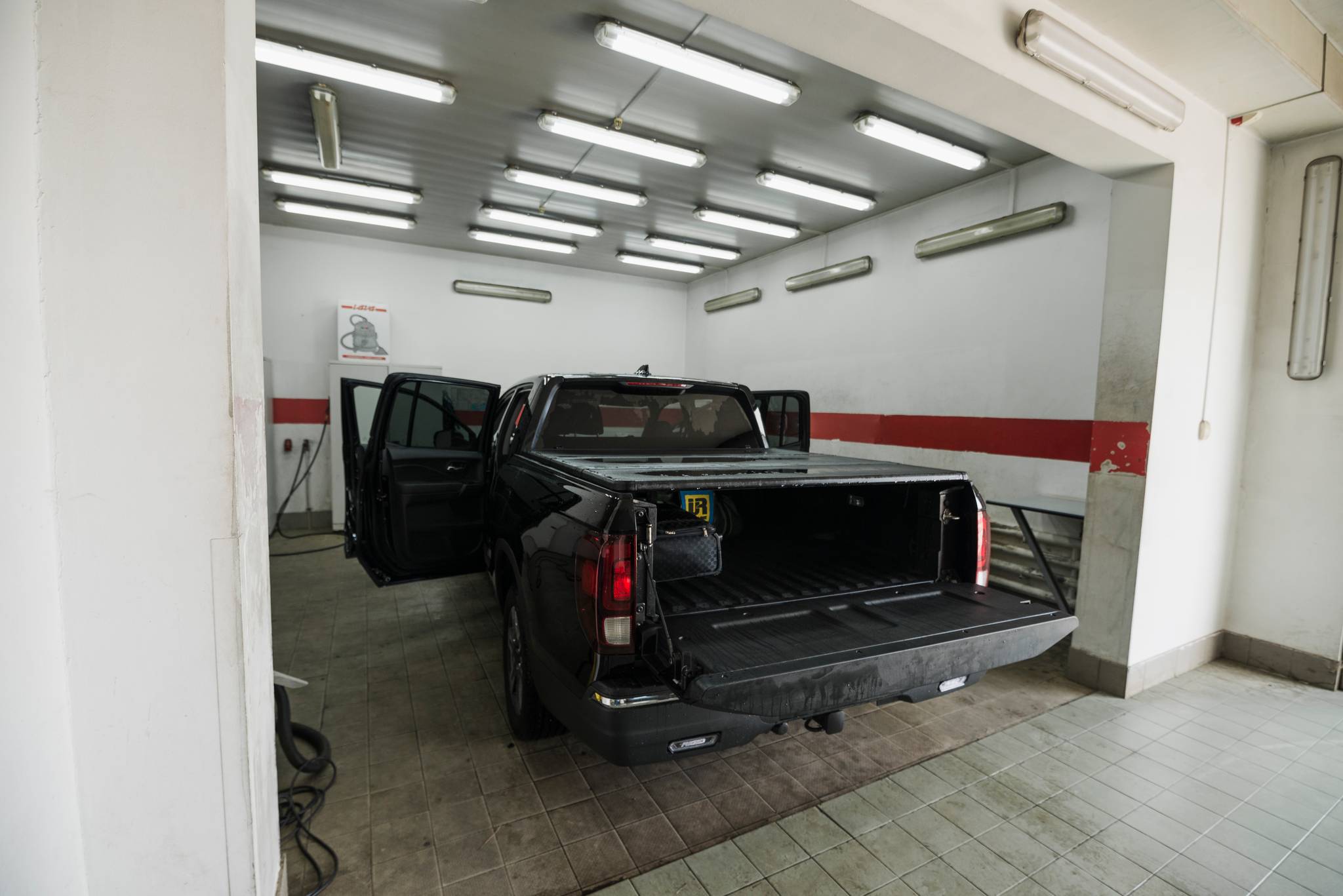 Modern automobile mechanic