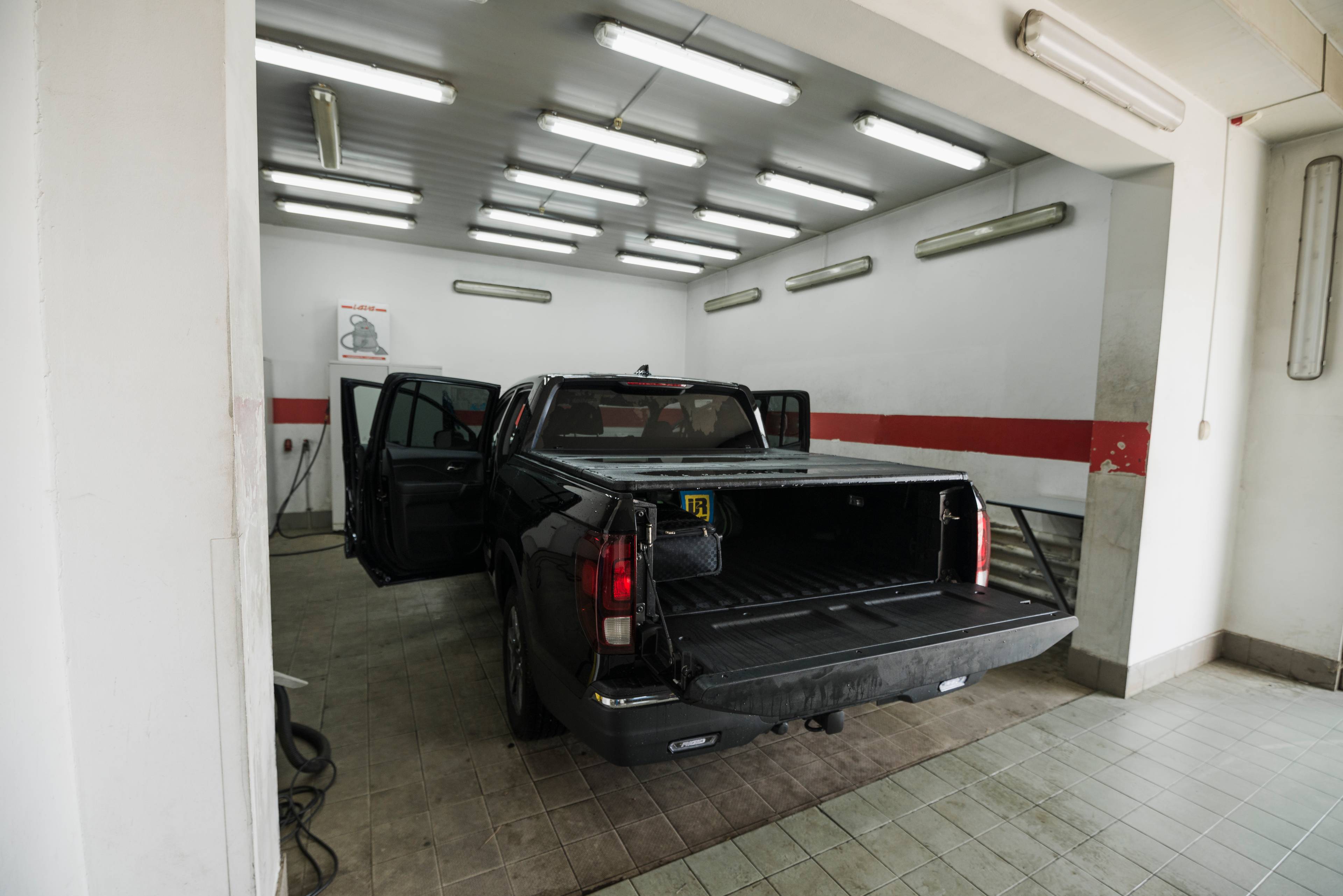 Modern automobile mechanic