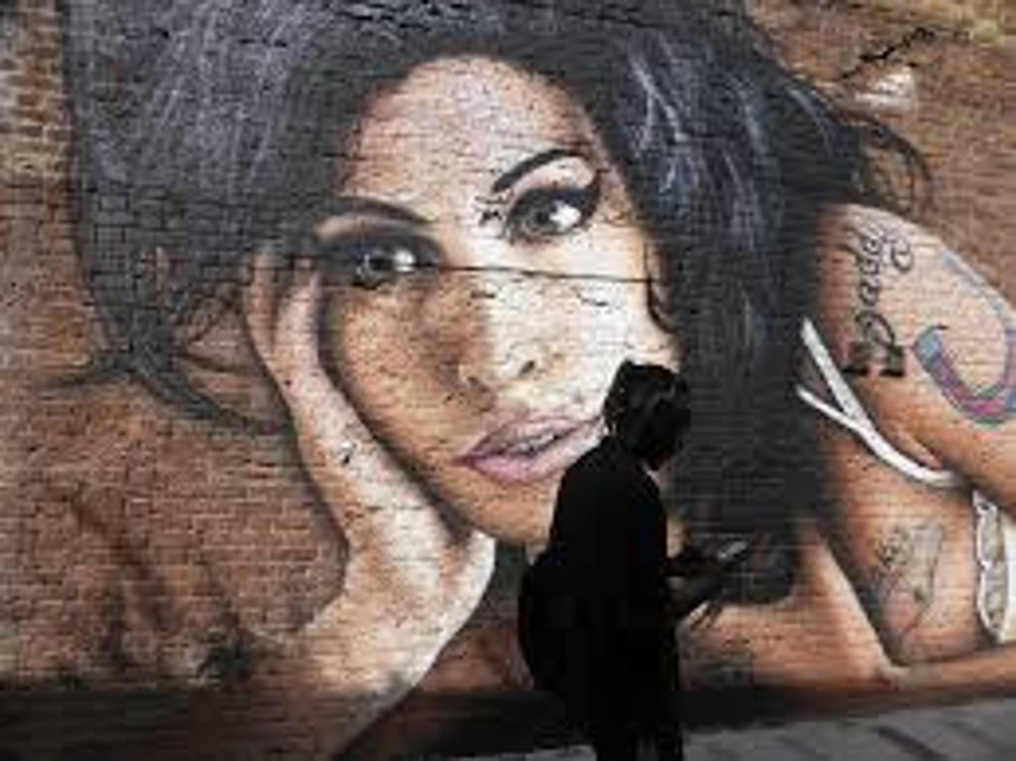 mural of amy whinehouse
