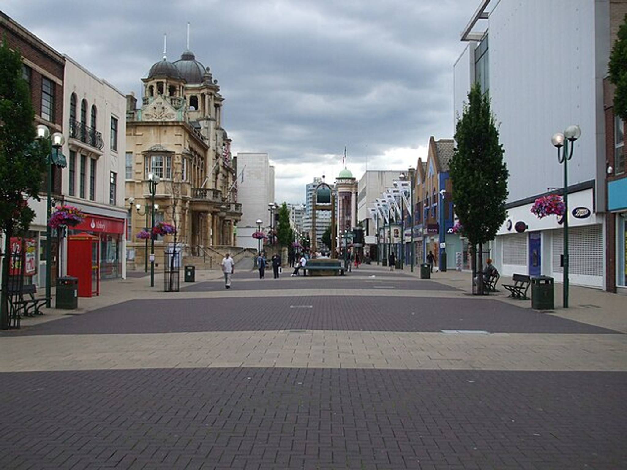 Ilford High Road, facing West, 2008