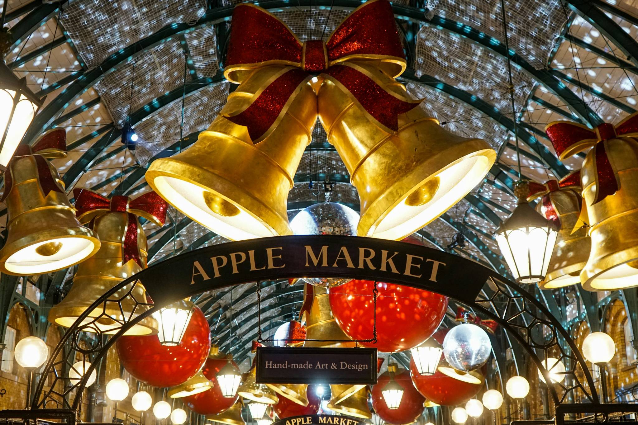 apple market Christmas bells