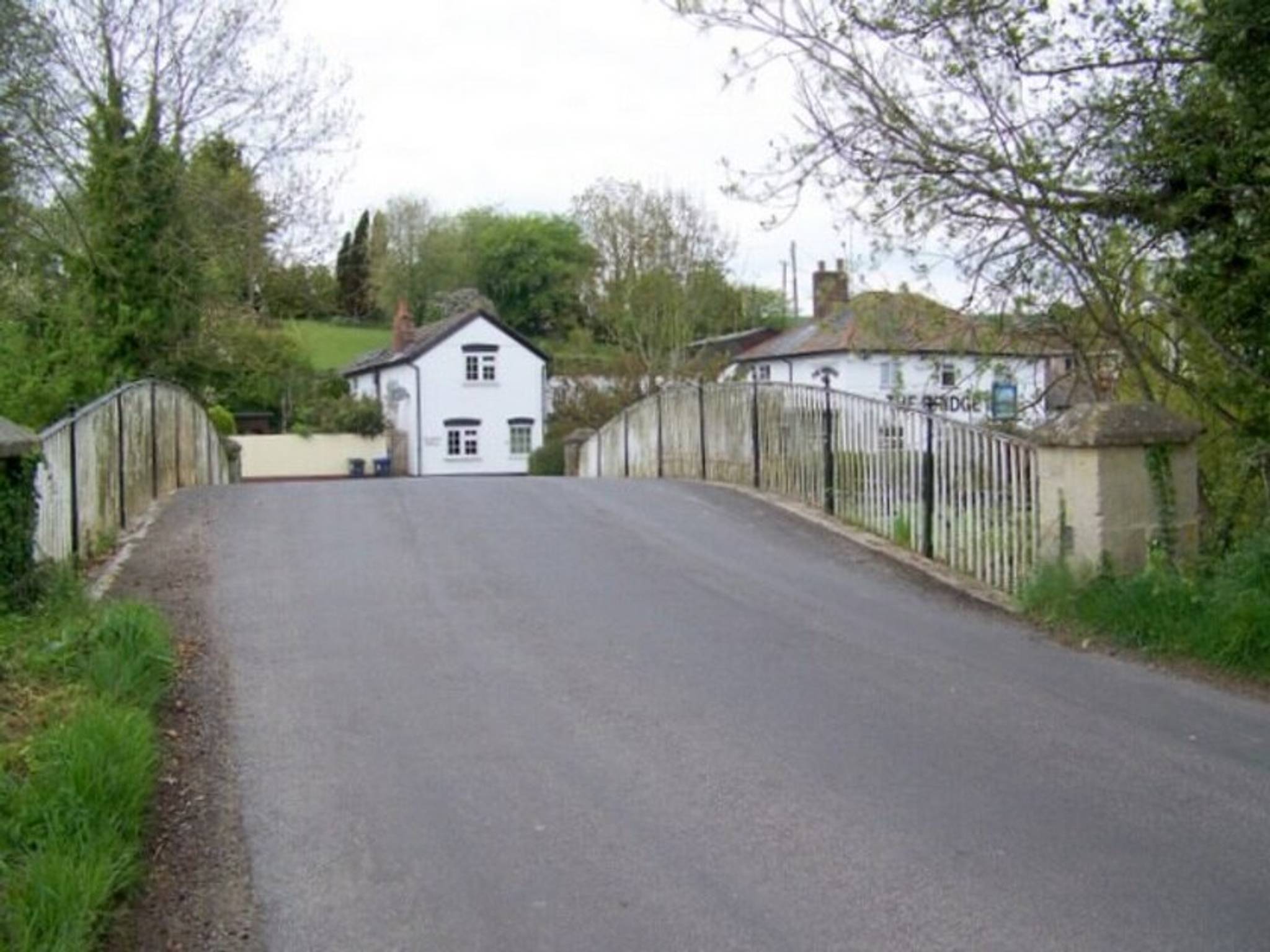 Woodford Bridge, Upper Woodford