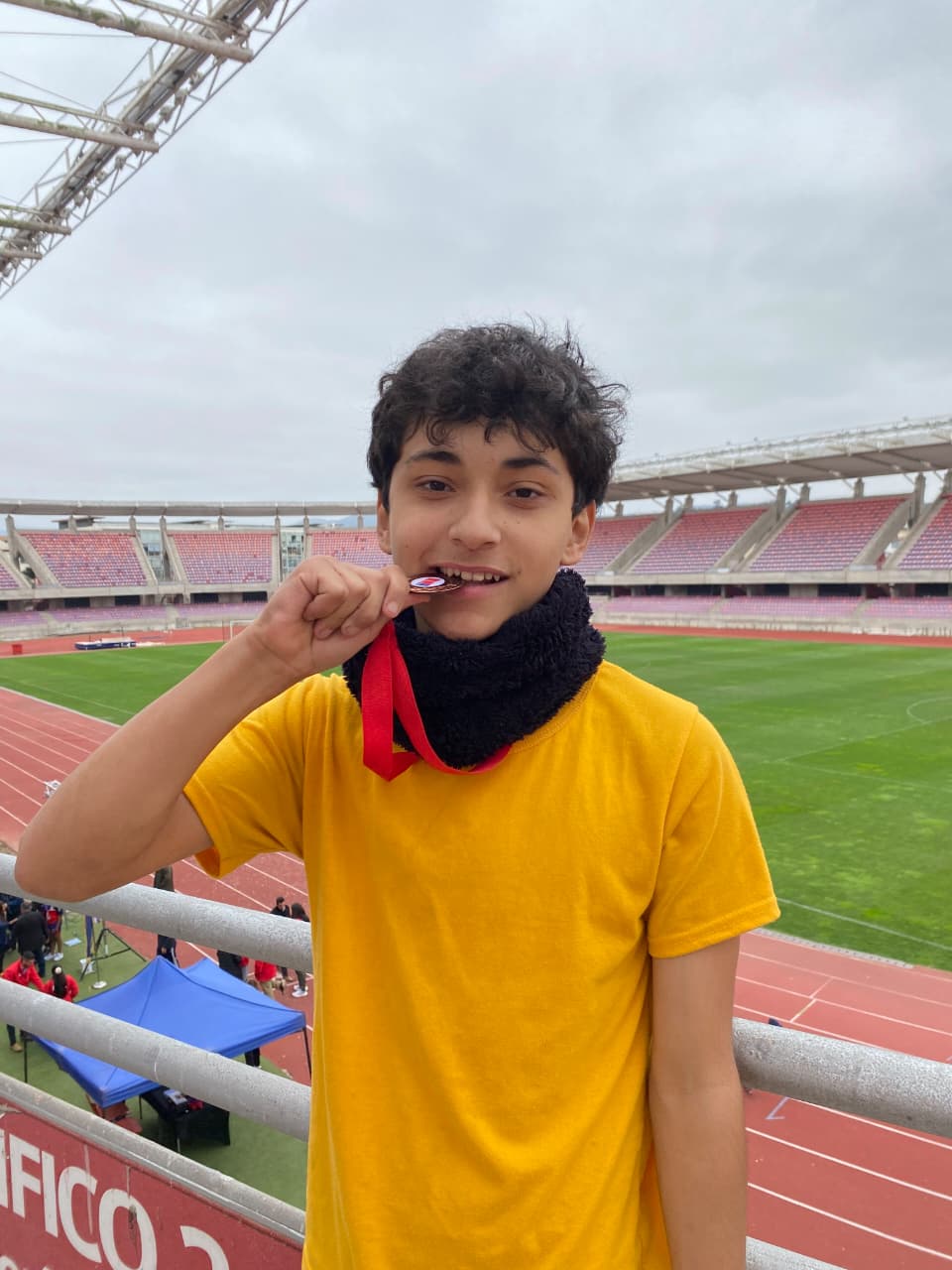 Felicitaciones a Matías Rojas de séptimo básico por su tercer lugar en salto largo