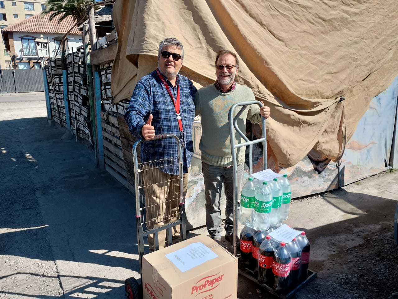 Donación hacia la escuela de parte del restaurante Huentelauquen.