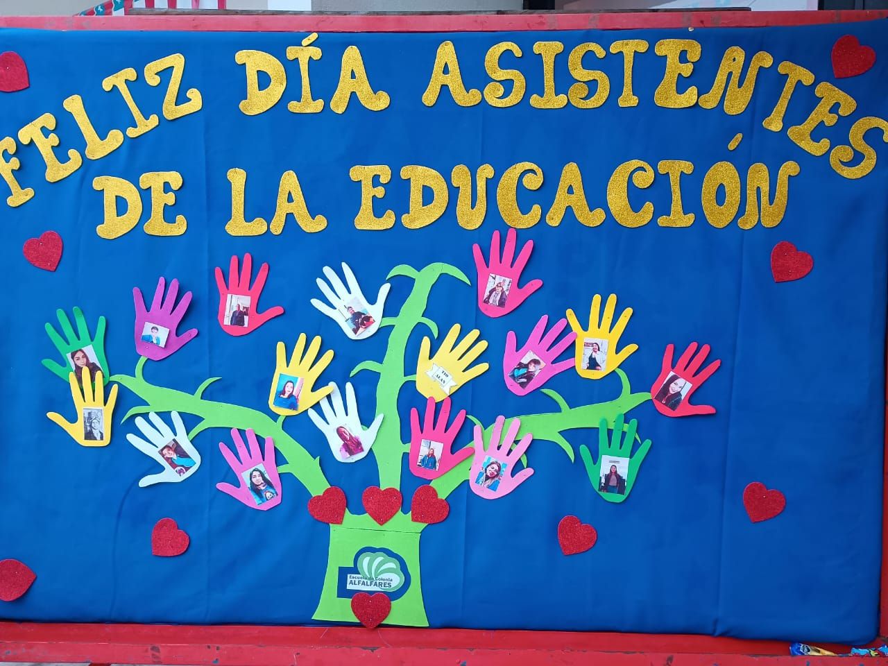 Hermosa celebración del día del asistente de educación. 