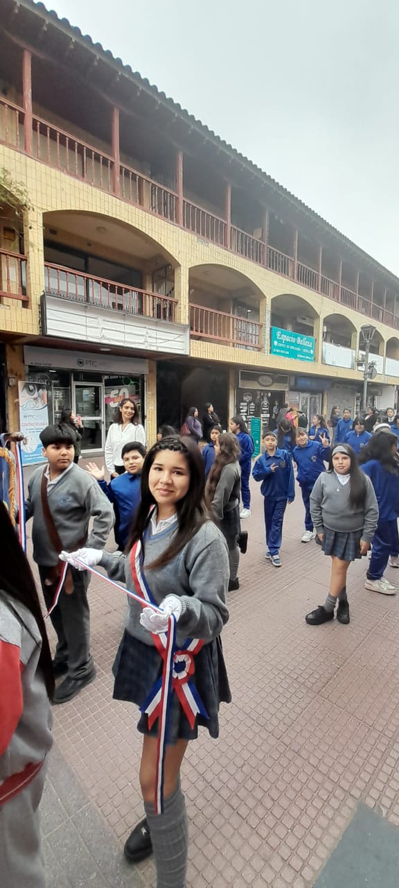 Escuela de colonia Alfalfares presente en el desfile de aniversario número 481 de la ciudad de La Serena.