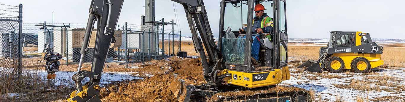 Maximize Efficiency with Mini Excavators: Top Uses & Where to Find Them