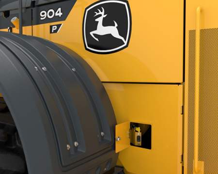 With Remote Engine Oil Dipstick enhancements, the task to open the rear fender is eliminated, making it easier to perform daily service checks, while providing easy access to the engine service light