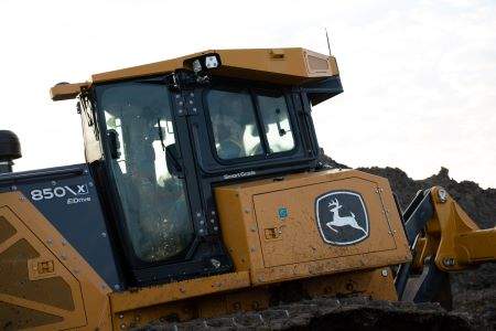 John Deere 850 X-Tier with SmartGrade technology