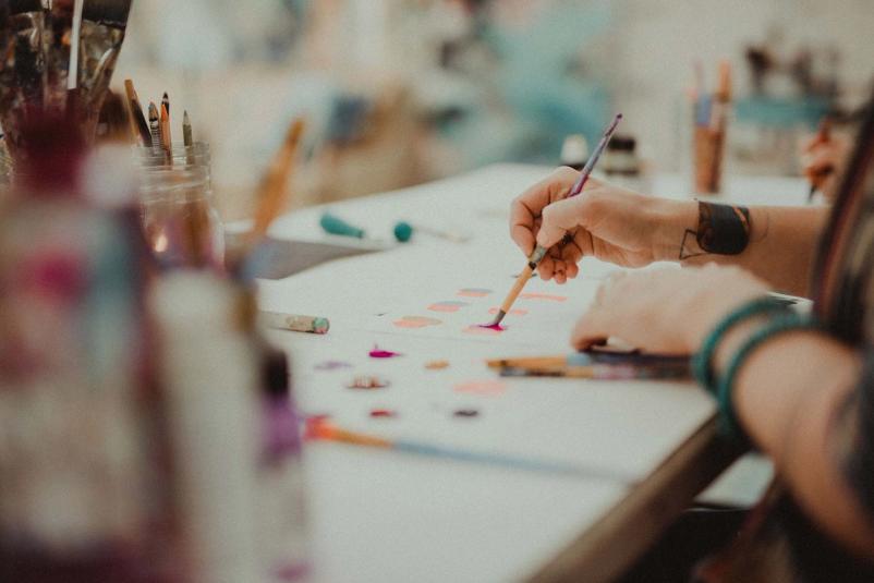 Painting intuitively with Flora Bowley in Fresh Paint online course
