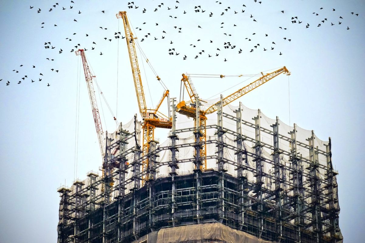 Construction crane