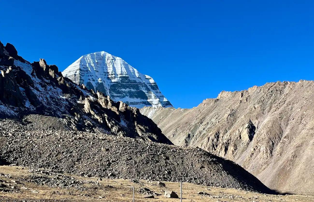 Вид на священную гору Кайлаш