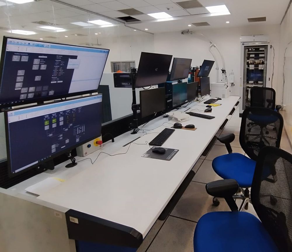 QCX RoboLab control room
