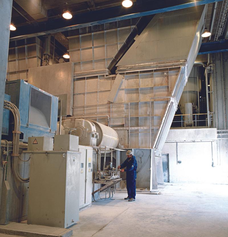 FLSmidth Dryer Crusher used to prepare raw clay for the calcination process