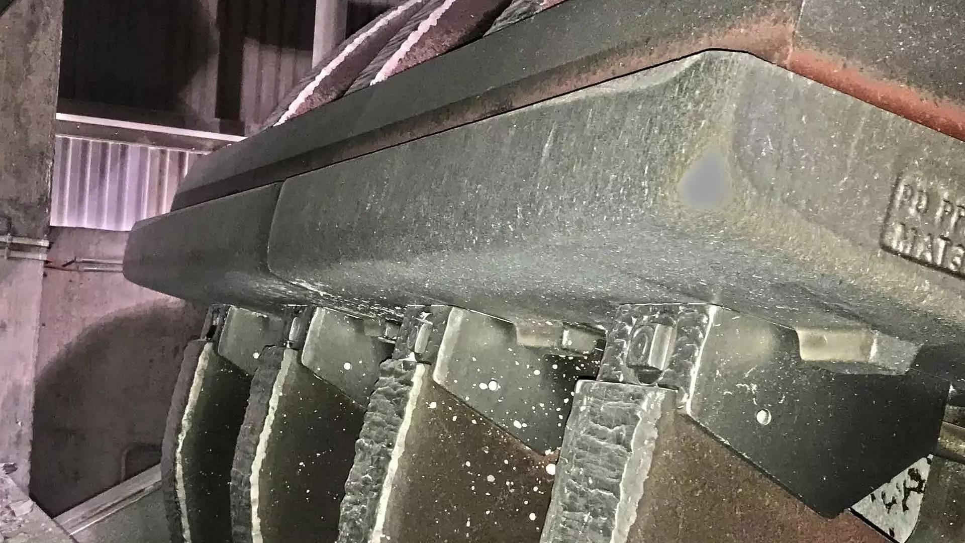 Rotor retrofit for limestone crusher