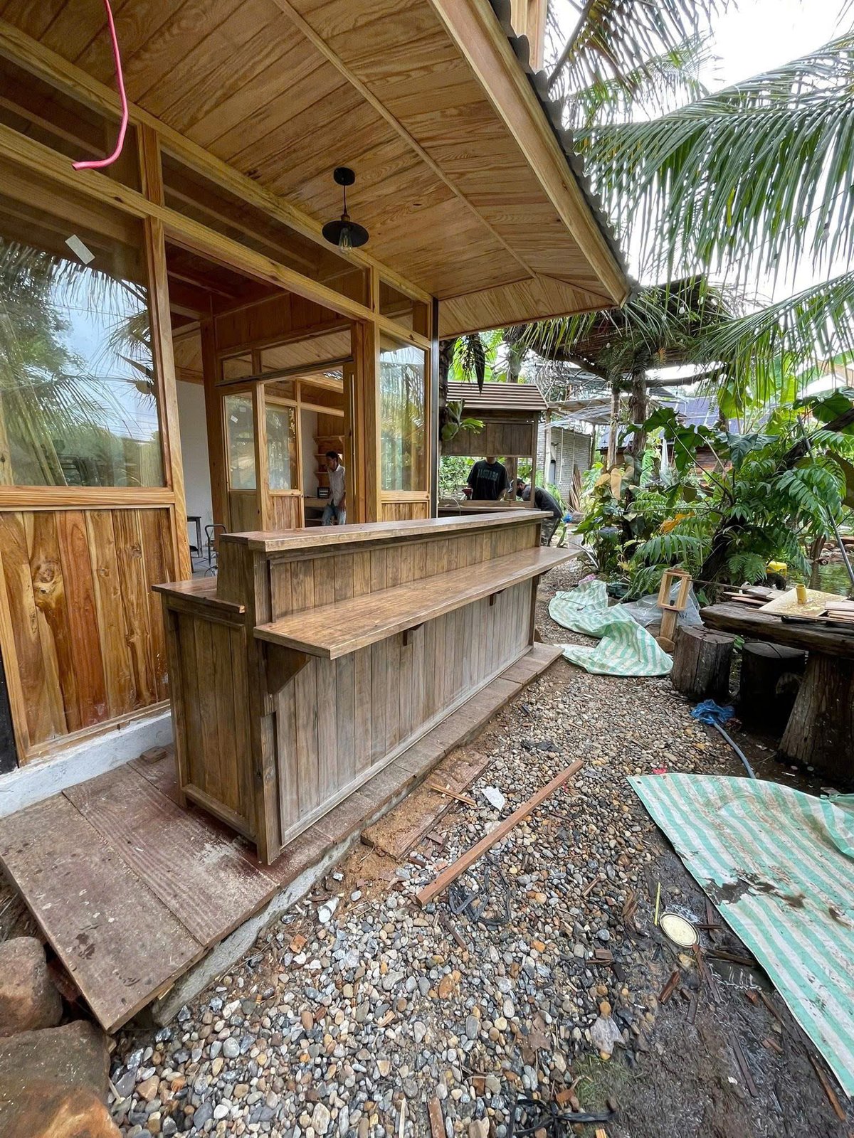 Công trình hoàn thiện quán cafe từ dầu ngoại thất L.Co