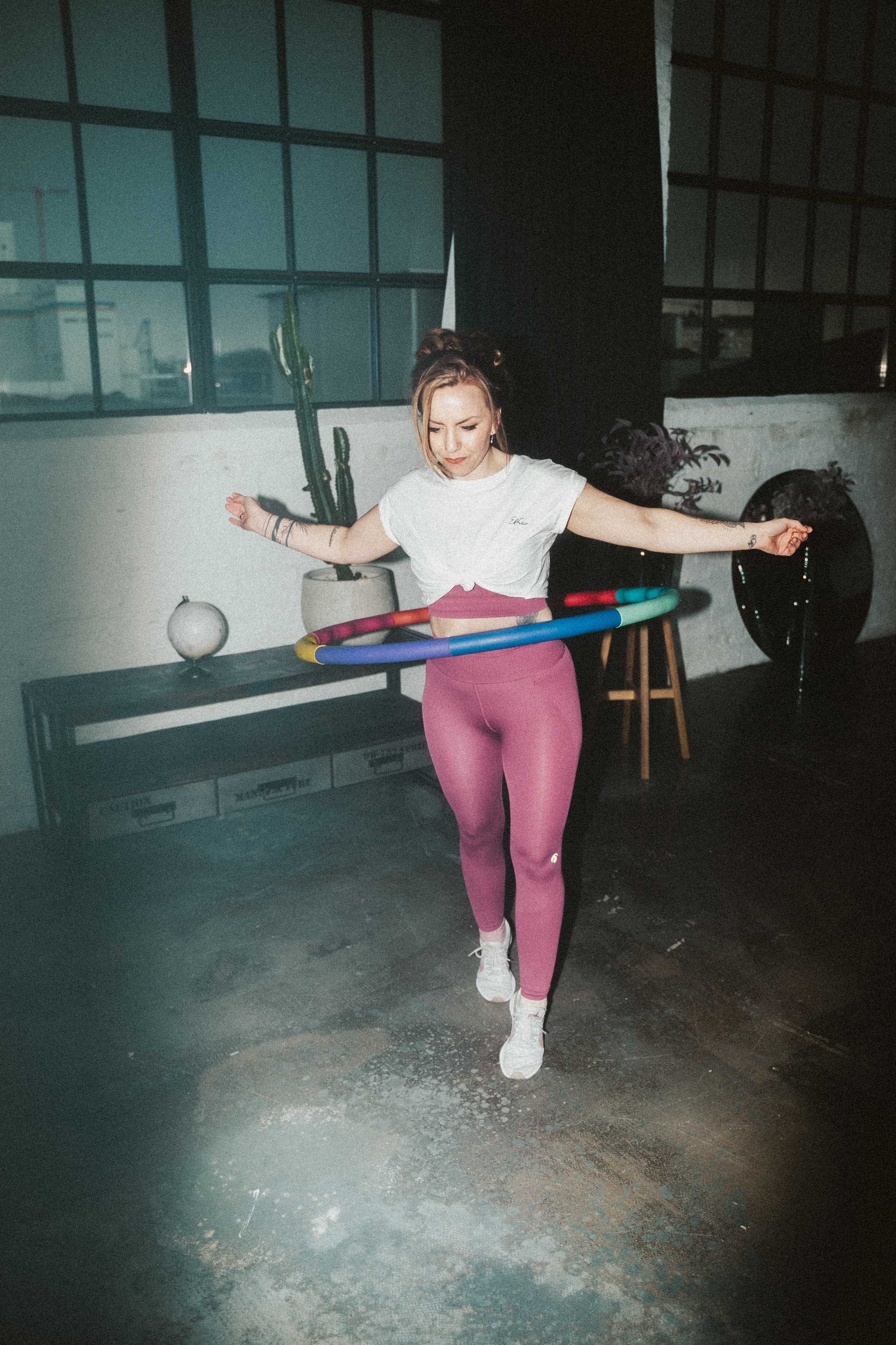 elli hoop