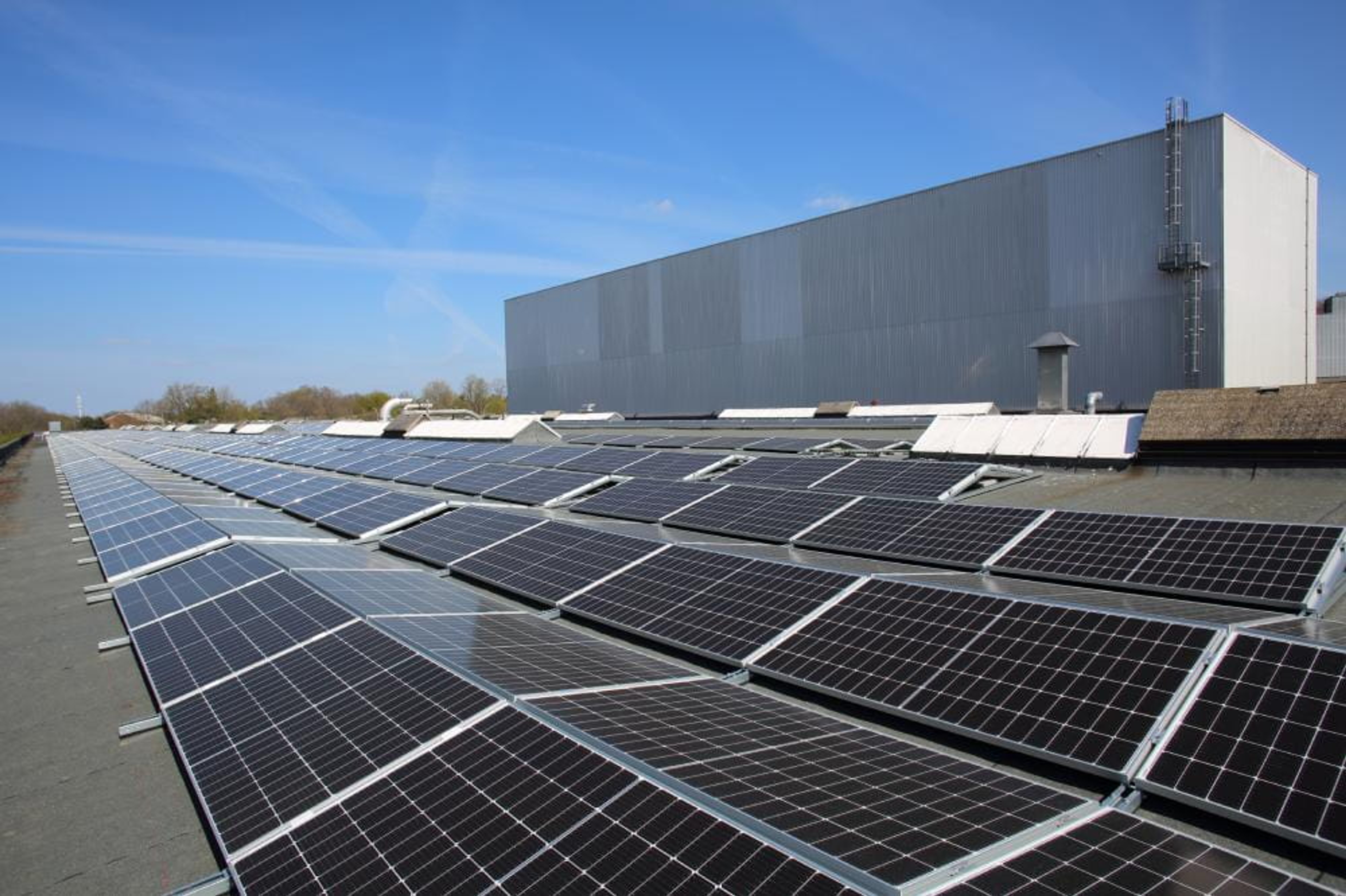 Panneaux solaires sur le toit d'Agfa-Gevaert