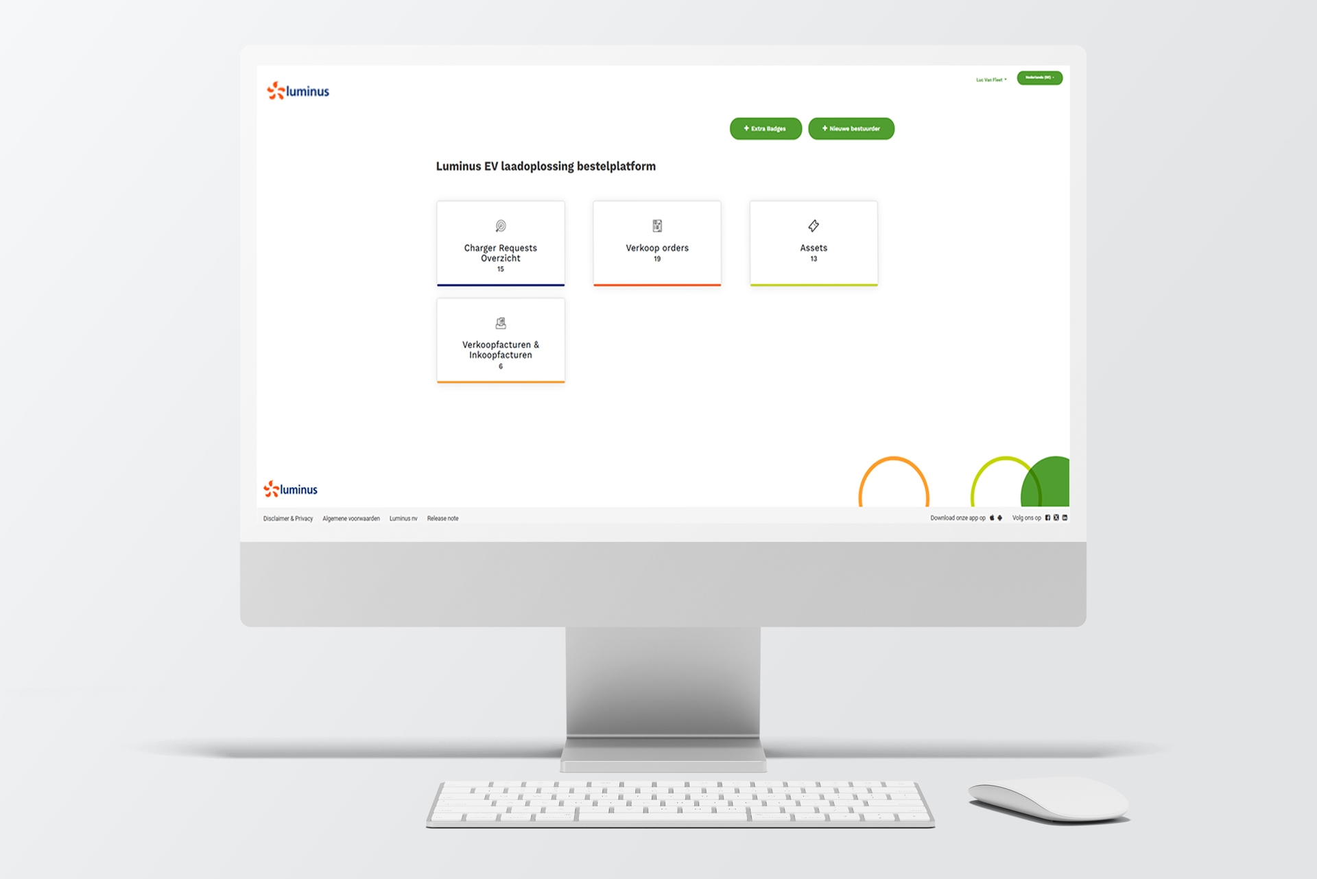 Desktop met scherm van het fleet platform.
