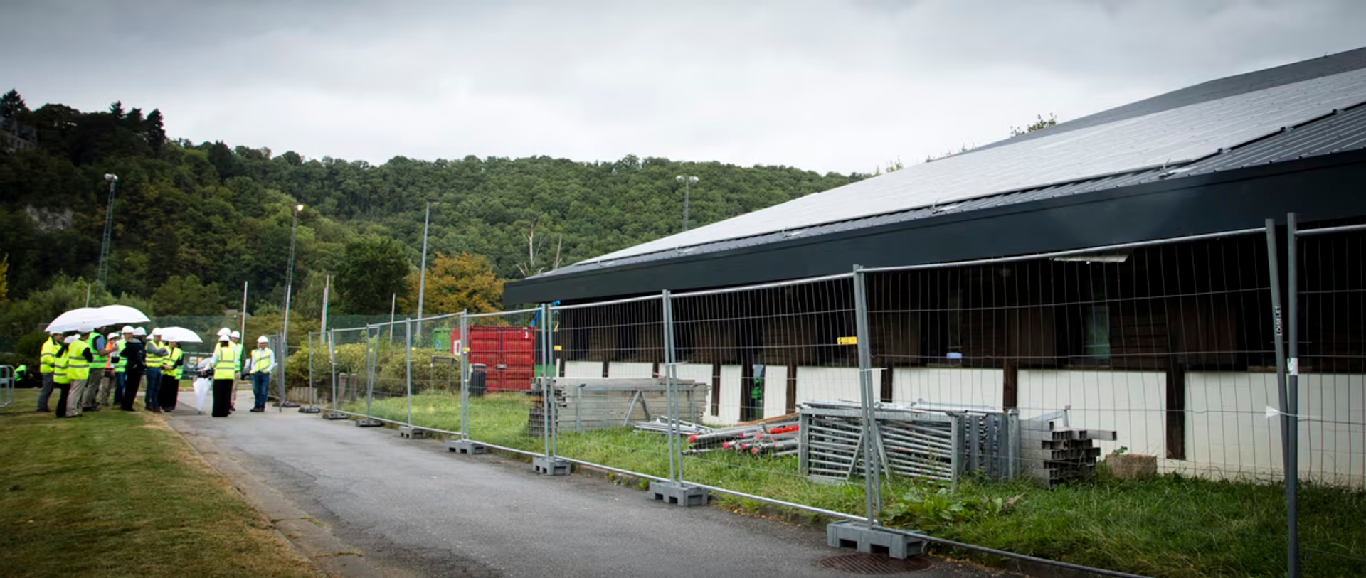 La commune de Profondeville transforme son hall sportif en modèle de performance énergétique avec Luminus Solutions.