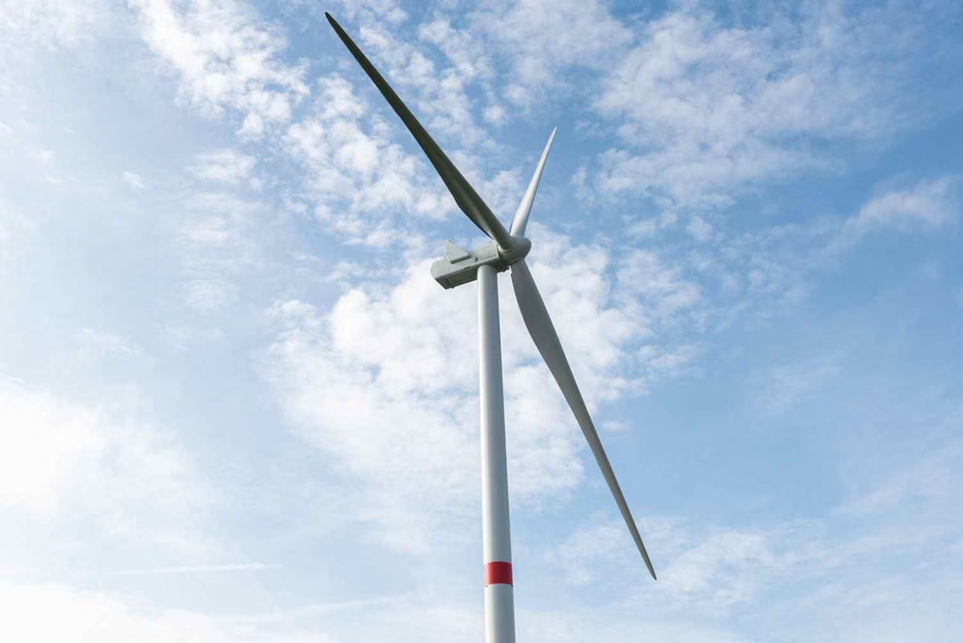 Une nouvelle éolienne pour alimenter Tubize et l’entreprise Van Mieghem Logistics en énergie verte