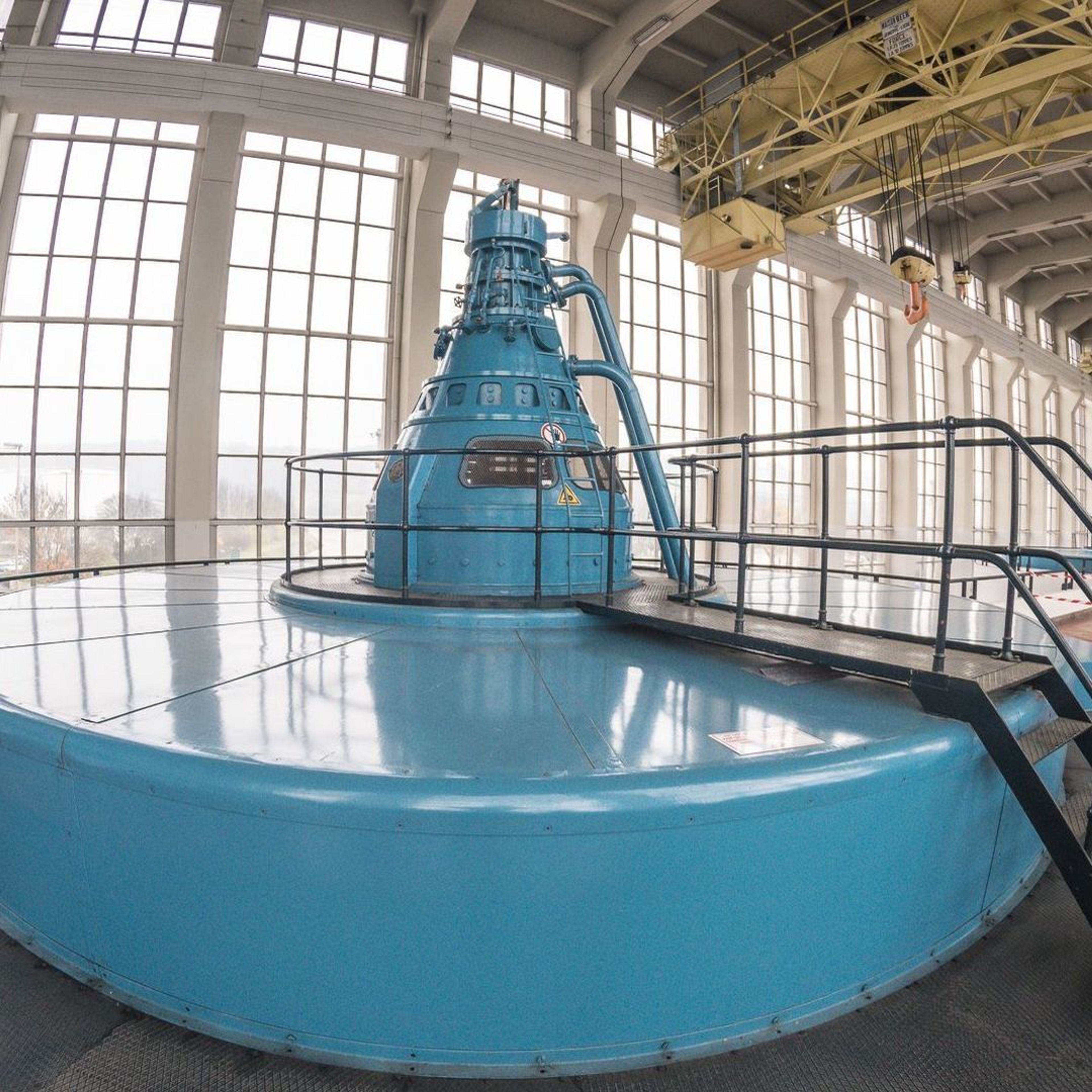 Close-up van een blauwe hydrocentrale