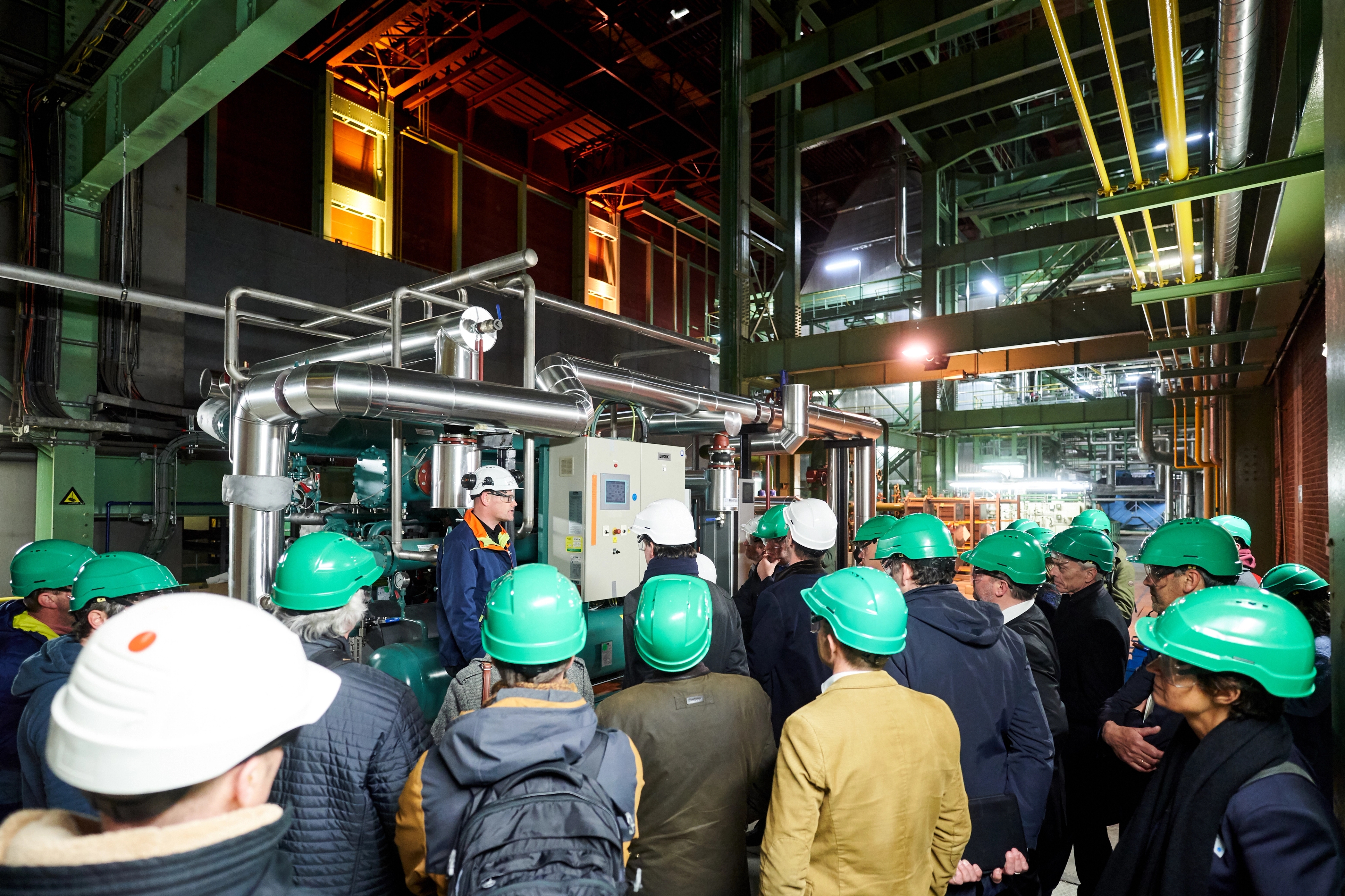 Visite guidée muni d'un casque dans la centrale de Ham, Gand.