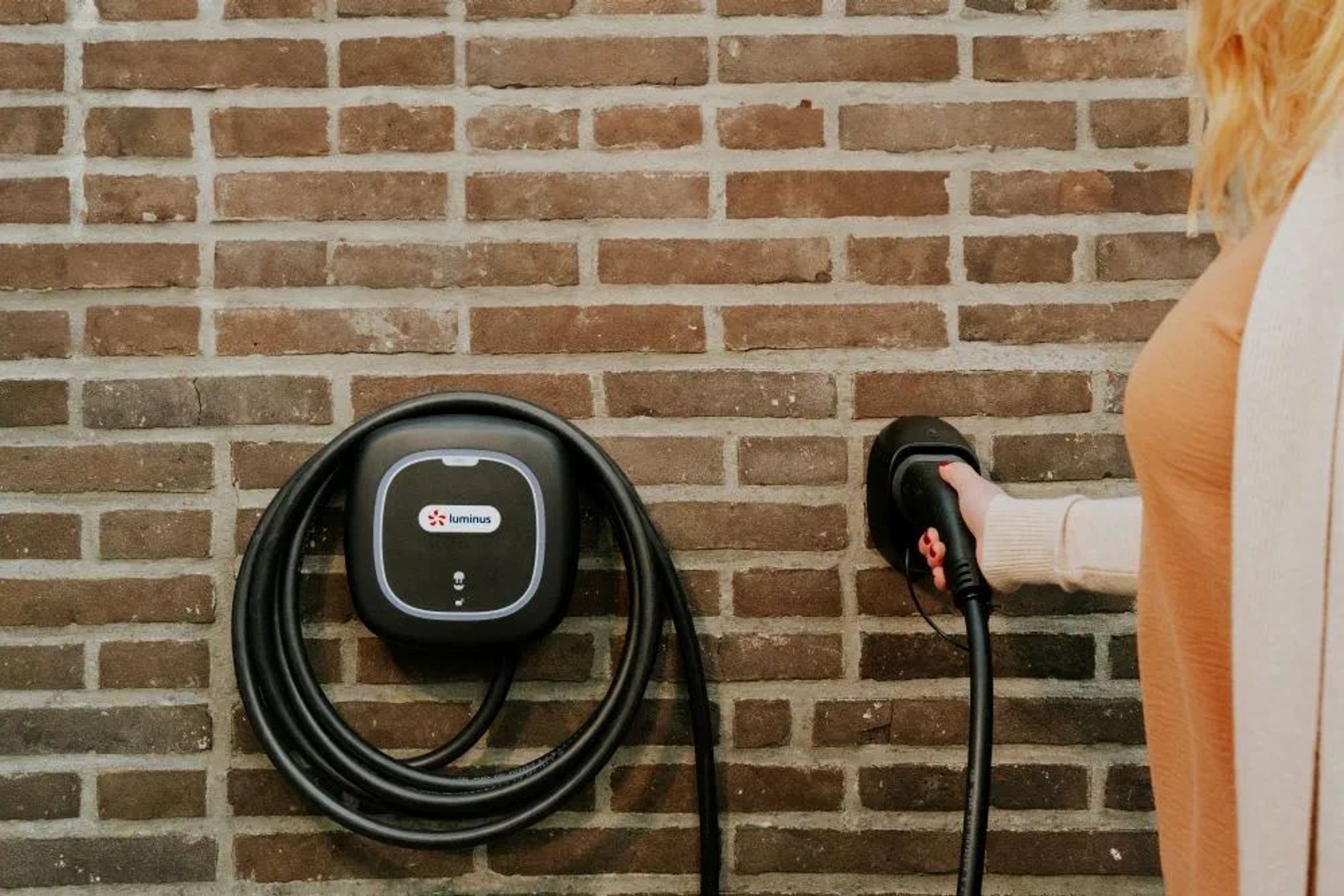 Comfort Pack oplaadpunt aan de muur