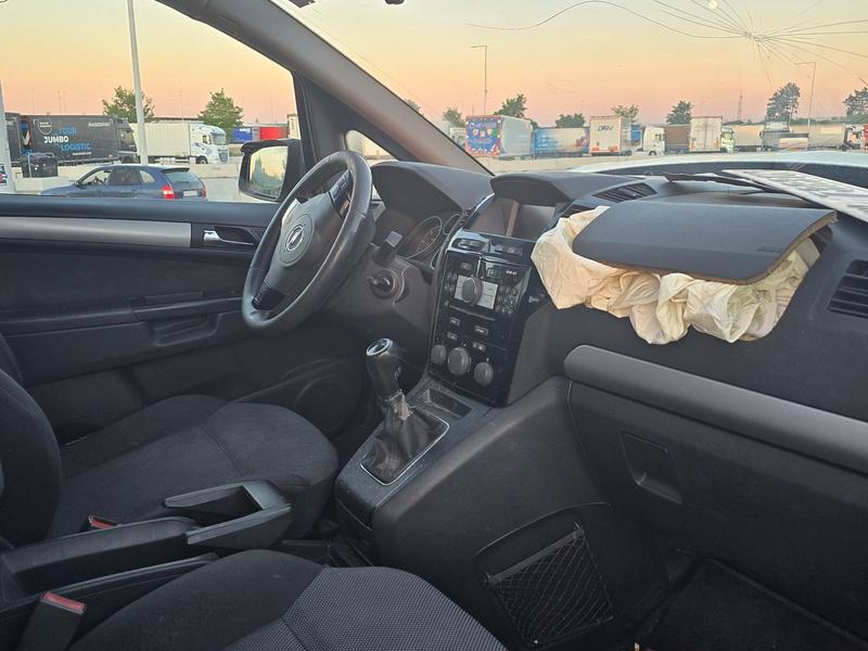 Opel Zafira (Unfallwagen) - Bild 7
