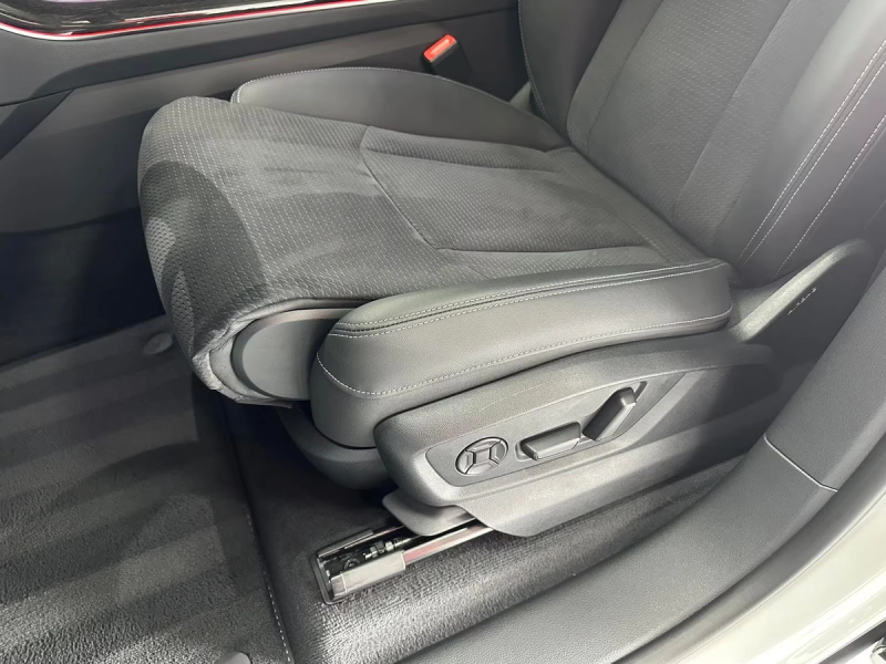 Audi Q8 50 TDI Quattro 23" Sline - Bild 3