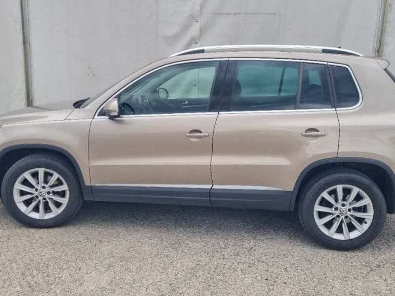 VW Tiguan 2.0 TDI Sky&Fun Park Assistent,AHK... SUV / Geländewagen - Bild 3