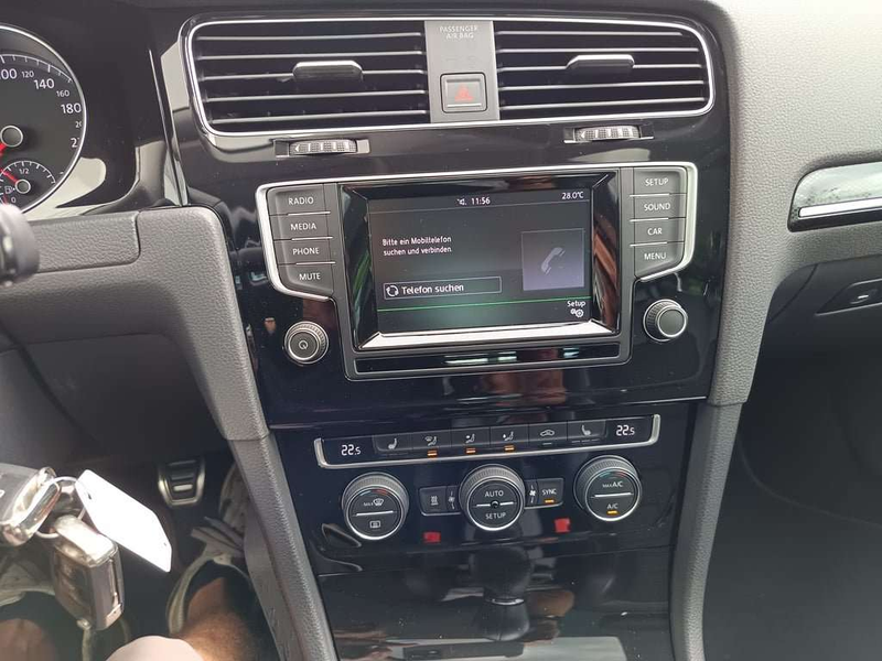 VW Golf Sky BMT TSI neu Pickel, Panorama! Klein-/ Kompaktwagen - Bild 8