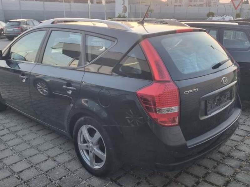 KIA Ceed SW 1,6 CRDi Cool DPF Sommerferien/Winterreifen Kombi / Family Van - Bild 3