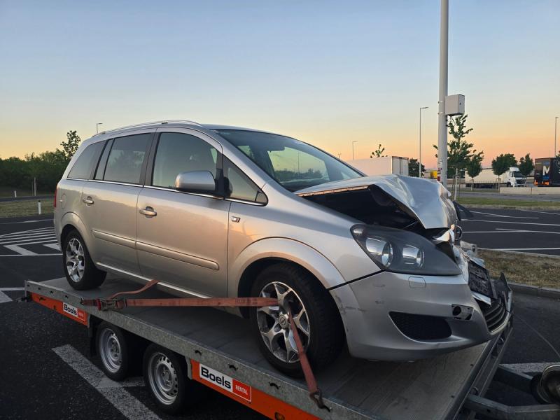 Opel Zafira (Unfallwagen) - Bild 4