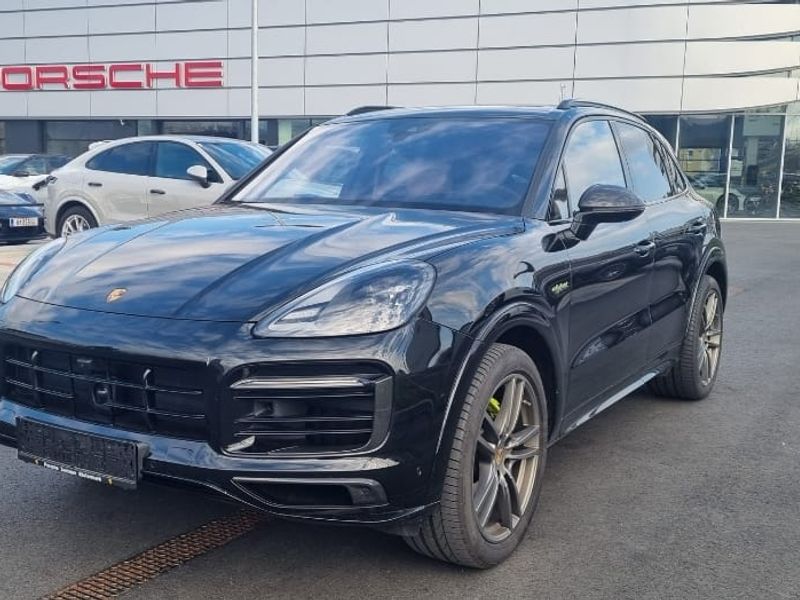 Porsche Cayenne E-Hybrid Voll,voll,voll Mietkauf oder Kredit SUV / Geländewagen - Bild 17