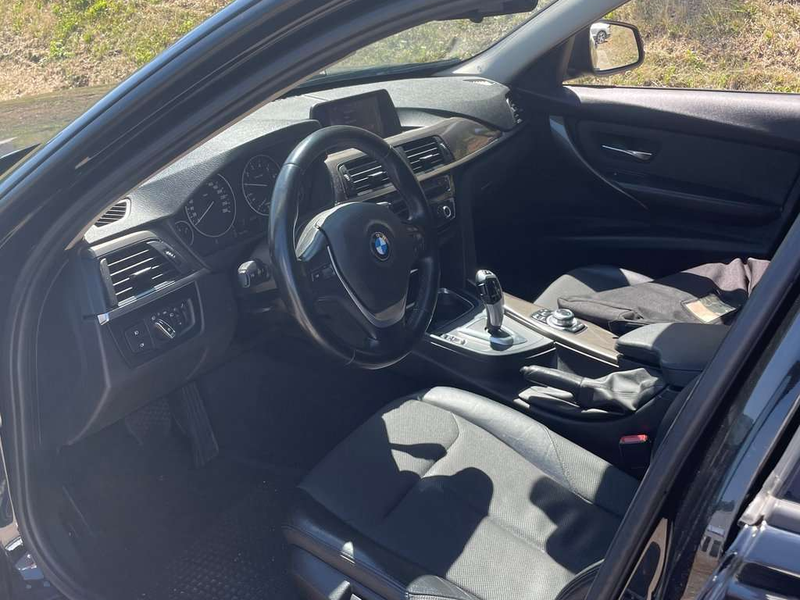 BMW 3er-Reihe 320i Automatic Limousine - Bild 2