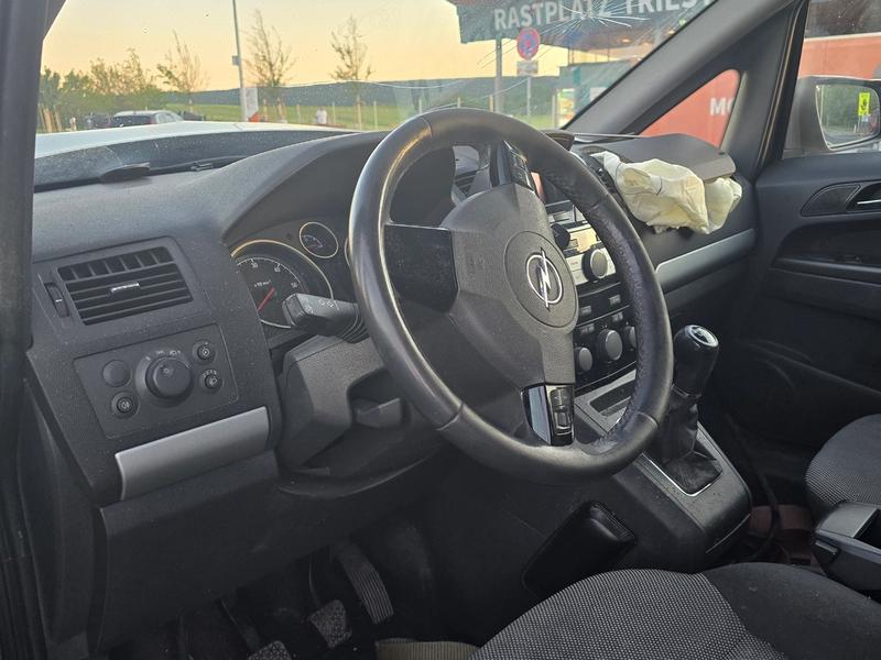Opel Zafira (Unfallwagen) - Bild 5